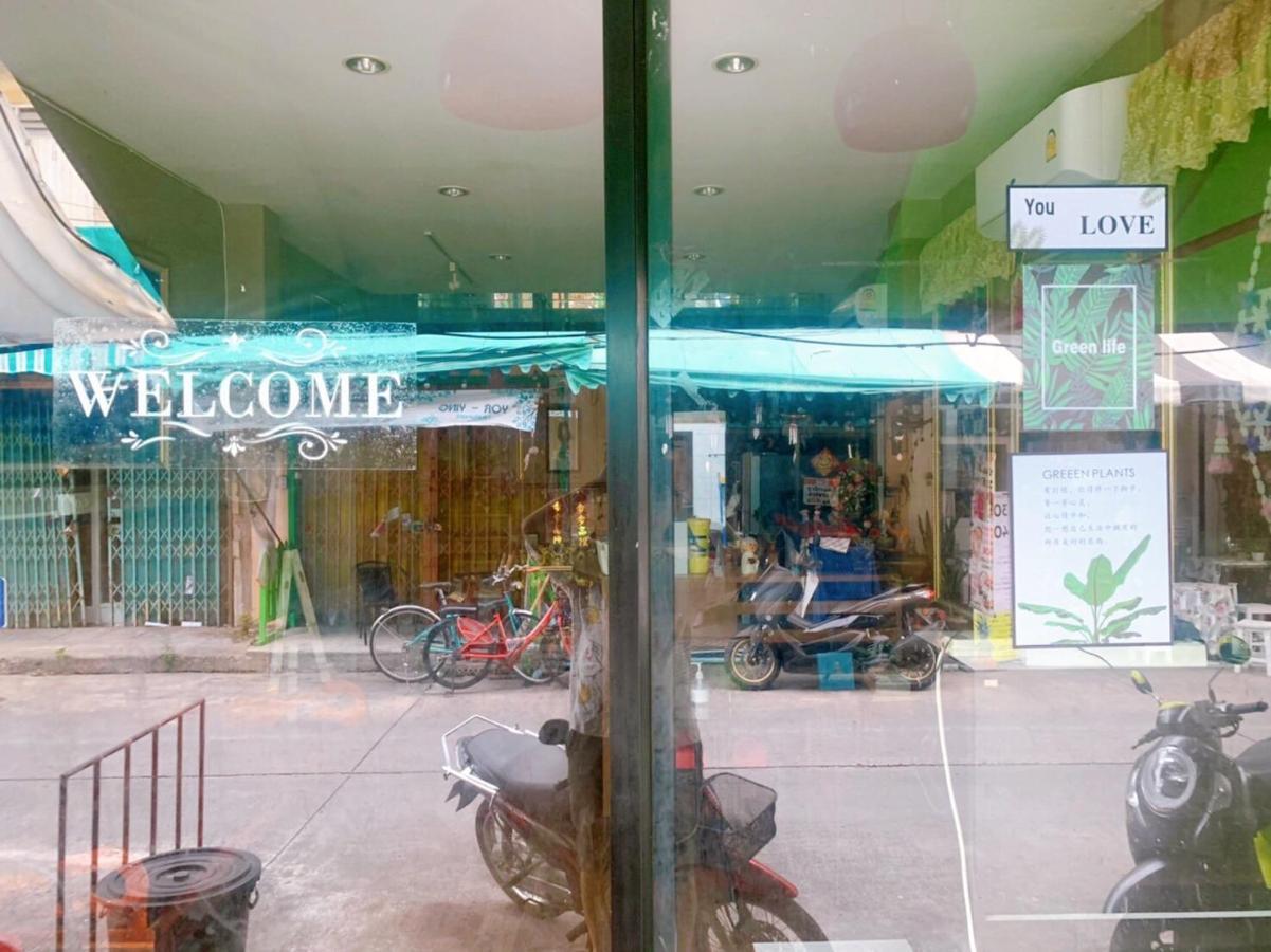 Ying Hostel Bangkok Exterior photo