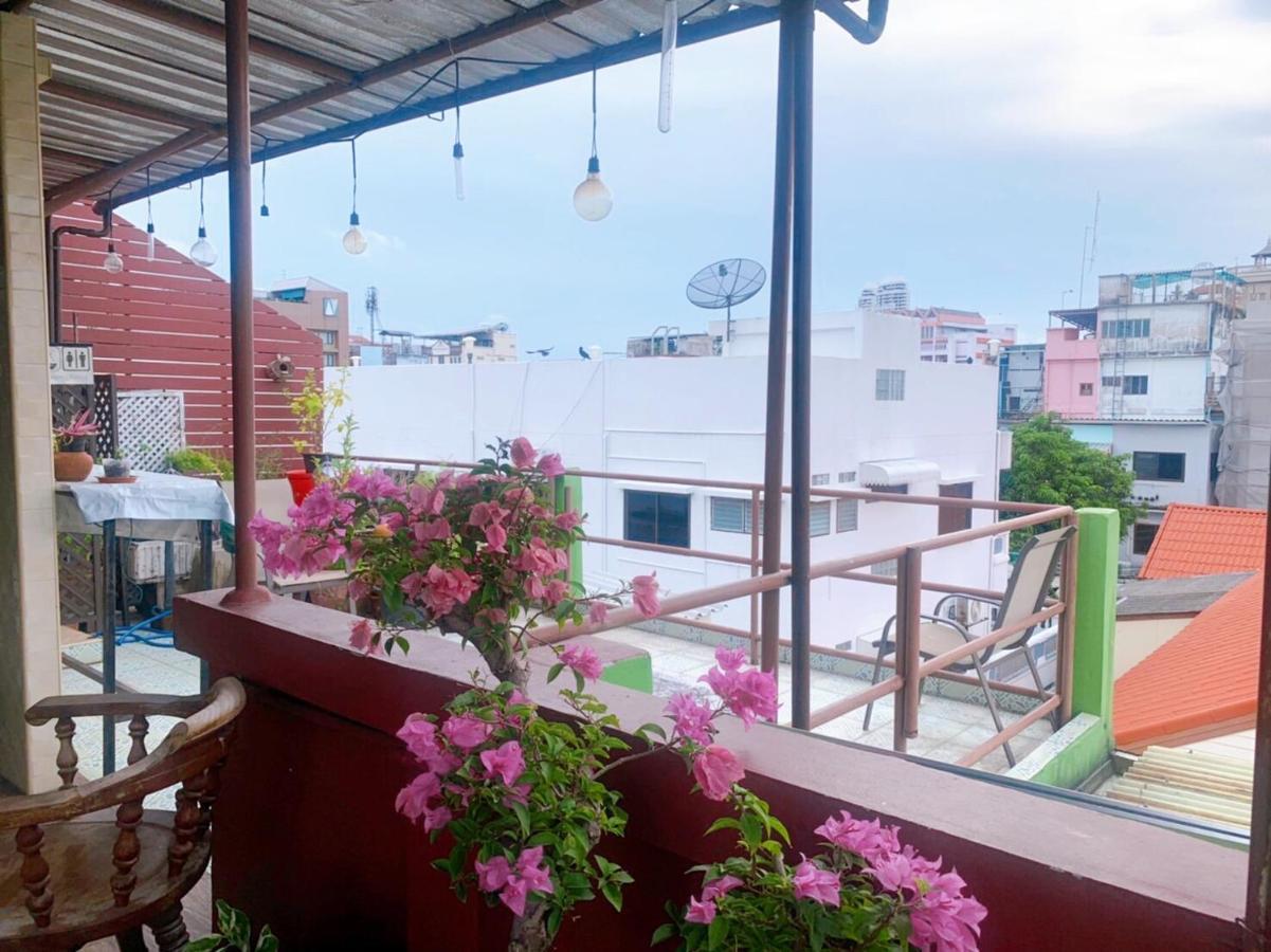 Ying Hostel Bangkok Exterior photo