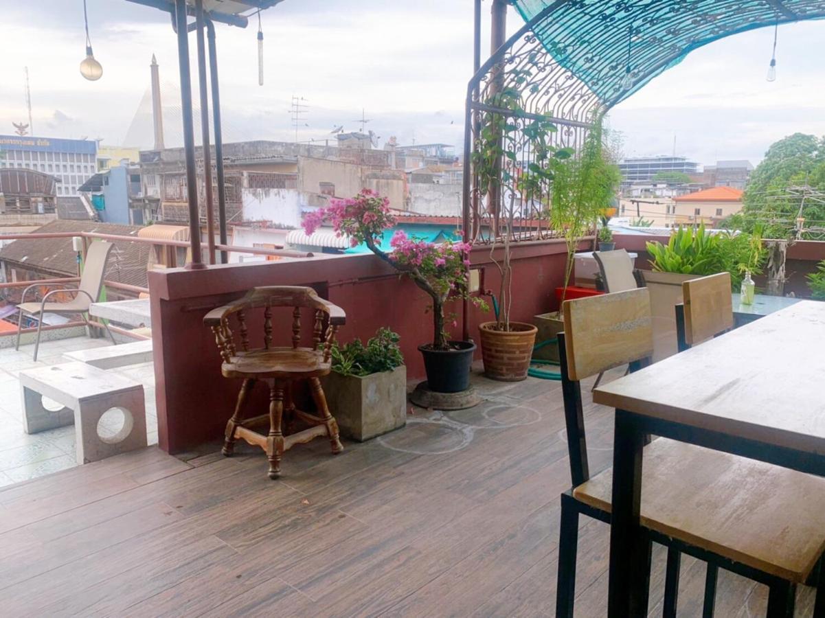 Ying Hostel Bangkok Exterior photo