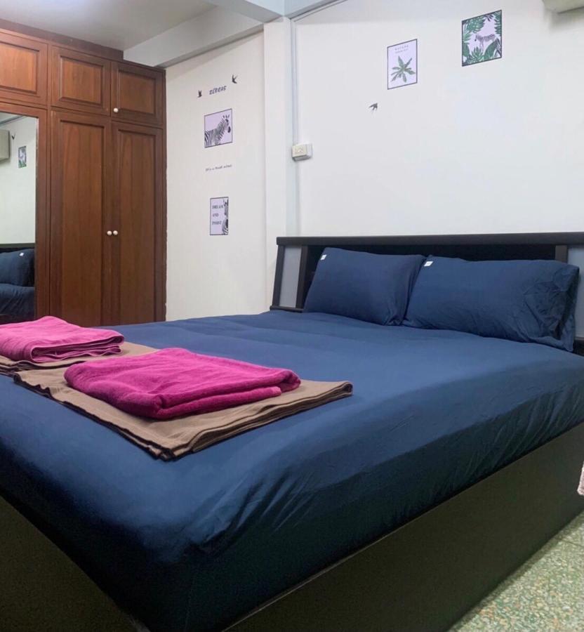 Ying Hostel Bangkok Exterior photo