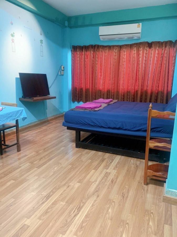 Ying Hostel Bangkok Exterior photo