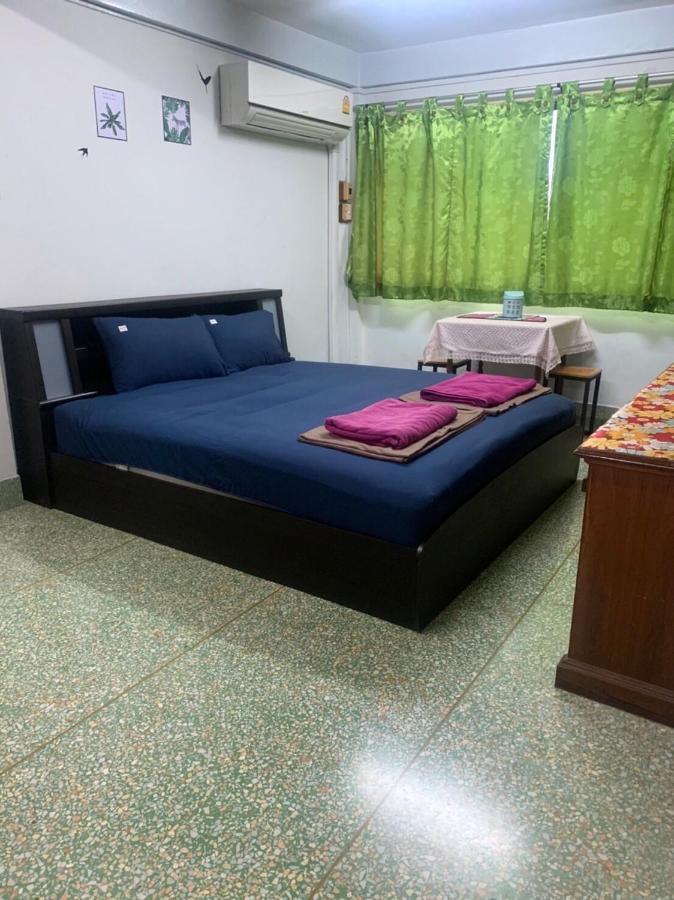 Ying Hostel Bangkok Exterior photo